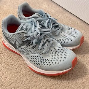 Nike Windflows size 8.5 sky blue